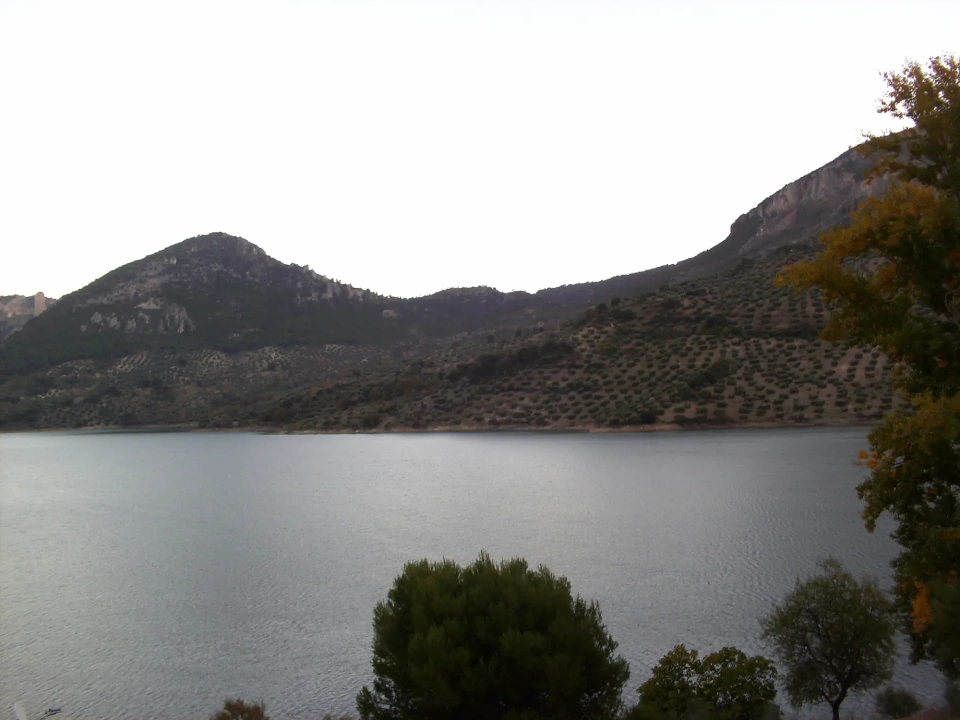 El embalse del Quiebrajano, en la sierra que rodea Campillo de Arenas