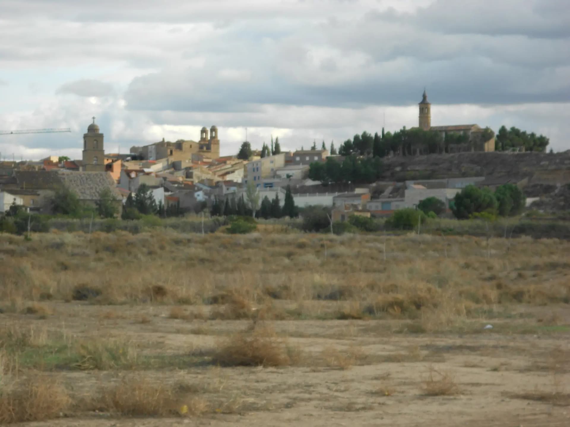 Panorámica de Escatrón sobre el valle del Ebro