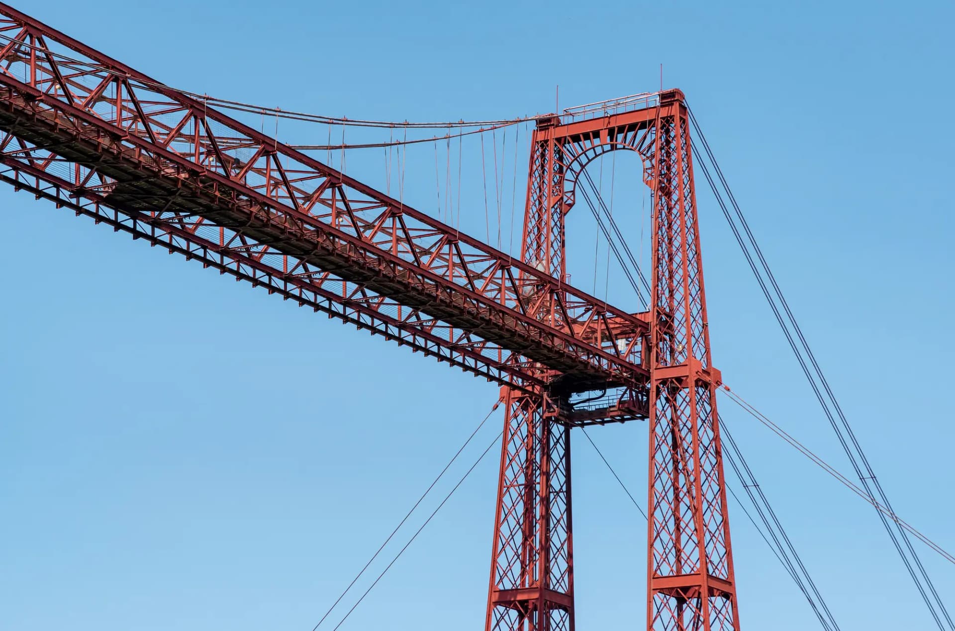 Puente de Bizkaia, puente transbordador de hierro sobre la desembocadura de la ría del Nervión
